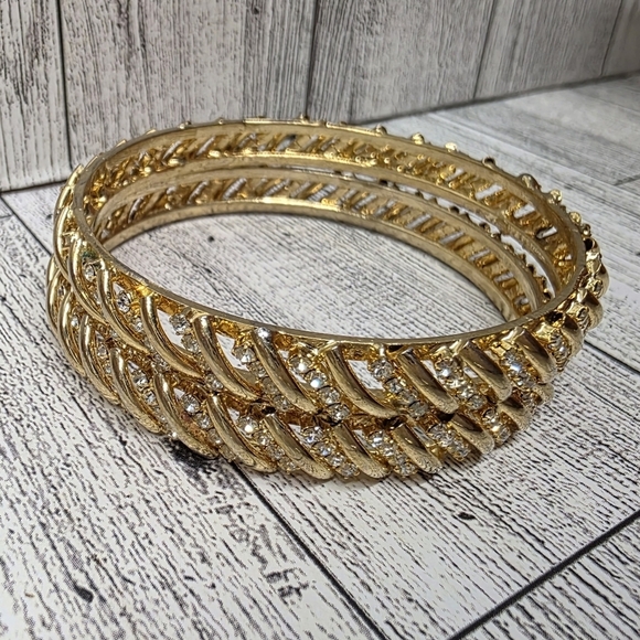 Jewelry - Elegant Gold  Women's Bangles